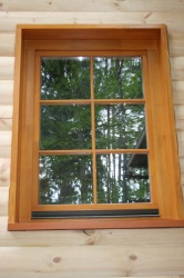 Окно со шпросами (лиственица)